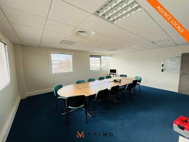 Office in BIÈVRES to rent - Interior Photo - Image 2 of 4