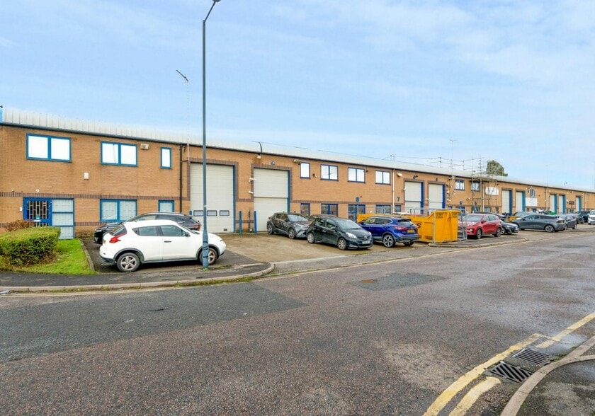 Iron Bridge Clos, London for sale - Primary Photo - Image 1 of 24