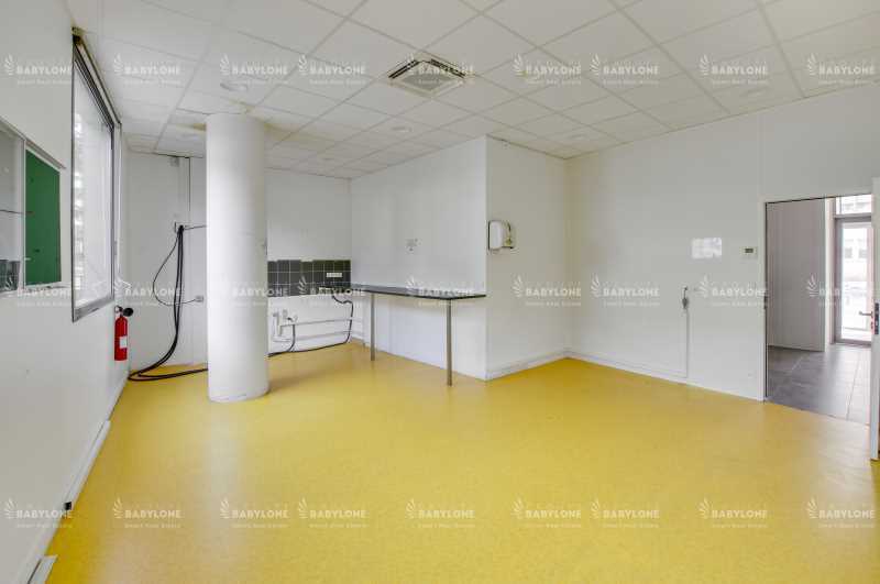 Office in Paris for sale - Interior Photo - Image 3 of 3