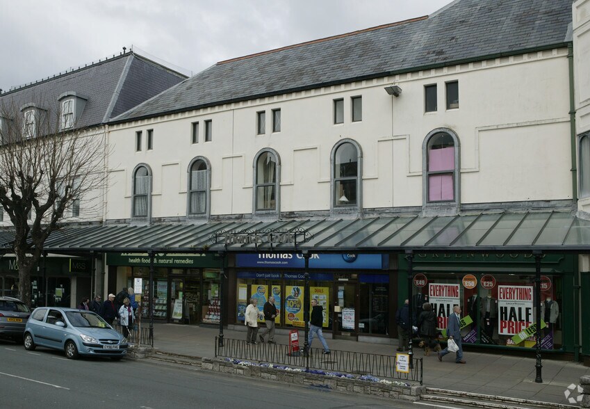 51 Mostyn St, Llandudno for sale - Primary Photo - Image 1 of 1