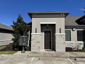 12262 Queenston Blvd, Houston, TX for rent Interior Photo- Image 1 of 13