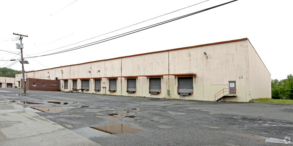 5 Terminal Way, Avenel, NJ for rent - Building Photo - Image 3 of 5