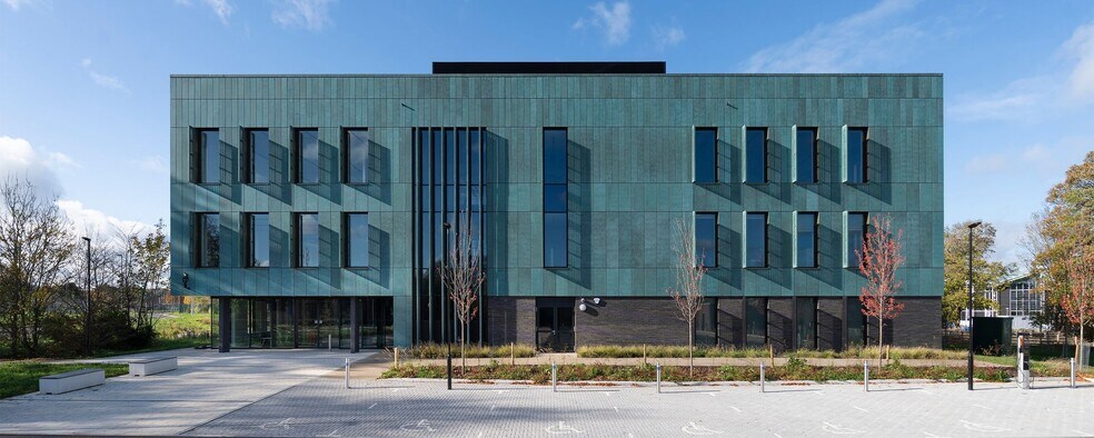 Thompsom Av, Didcot to rent - Building Photo - Image 3 of 9