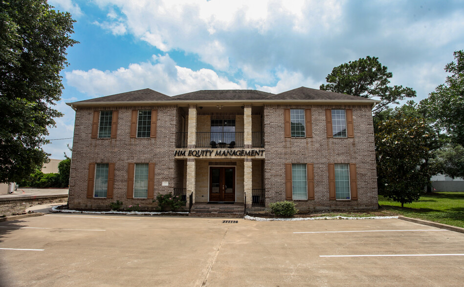 8125 N Sam Houston Pky W, Houston, TX for sale - Building Photo - Image 1 of 5