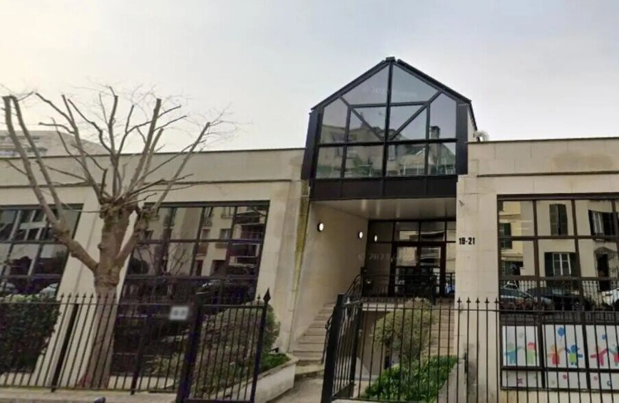 17-21 Rue Saint-Denis, Boulogne-Billancourt to rent - Building Photo - Image 2 of 15