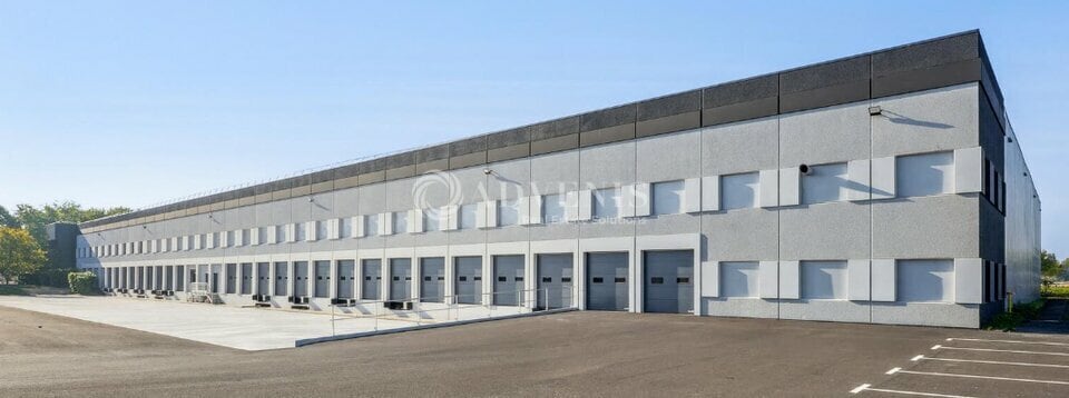 Industrial in Lisses to rent Building Photo- Image 1 of 8