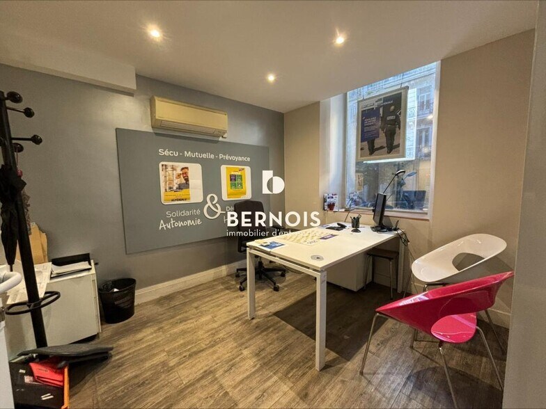Retail in Toulon for sale - Interior Photo - Image 3 of 6