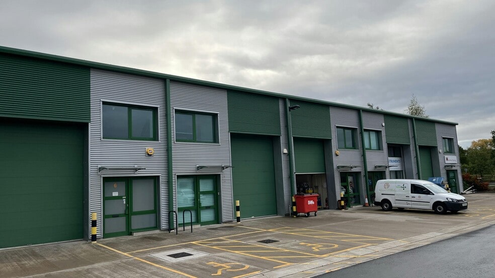 Tachbrook Park, Warwick to rent - Building Photo - Image 2 of 11