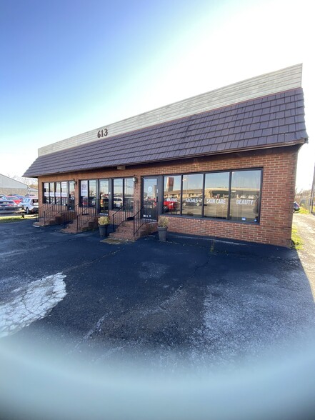 613 W Main St, Hendersonville, TN for sale - Building Photo - Image 1 of 1