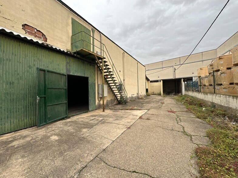 de Madrid, 60, Zaragoza, Zaragoza for sale - Building Photo - Image 1 of 48