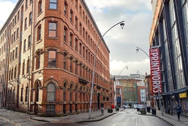 More details for 8 Dantzic St, Manchester - Retail to Rent