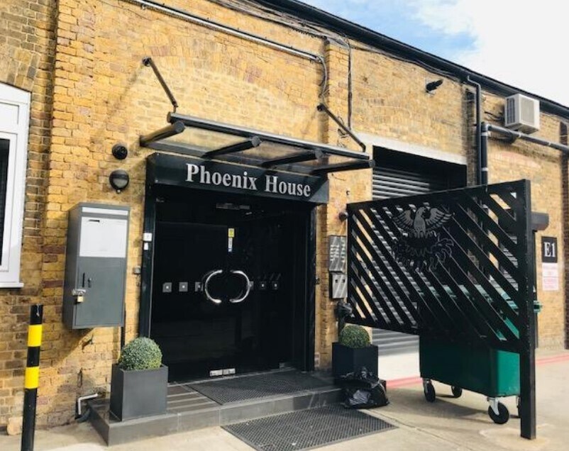 Rosslyn Crescent, Harrow to rent Primary Photo- Image 1 of 17