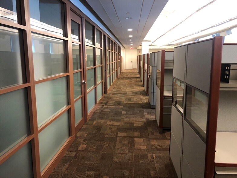 501 Franklin Ave, Garden City, NY to rent - Interior Photo - Image 3 of 6