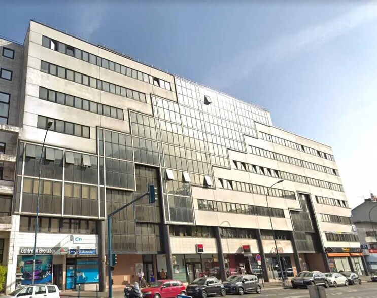 Office in Pantin to rent - Building Photo - Image 2 of 18