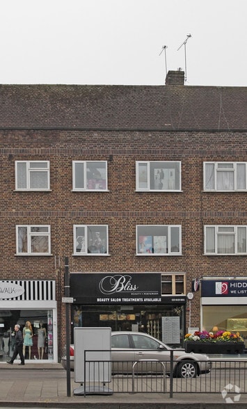 415 Uxbridge Rd, Pinner for sale - Primary Photo - Image 1 of 1