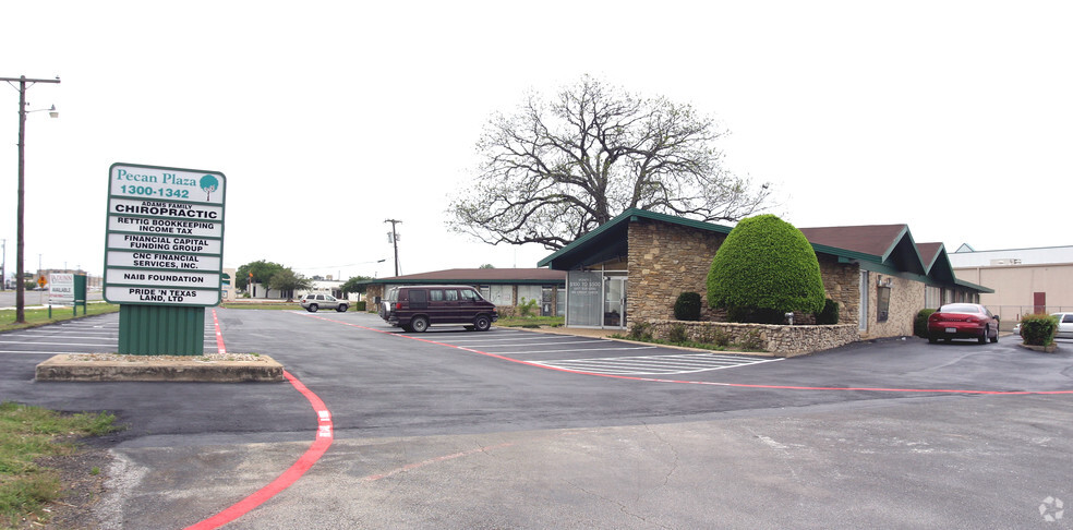 1300-1342 W Euless Blvd, Euless, TX for rent - Building Photo - Image 2 of 10