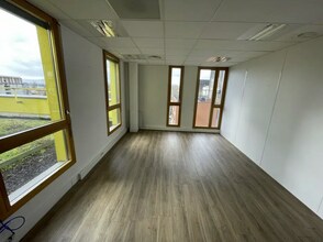 Office in Lyon to rent Interior Photo- Image 1 of 7