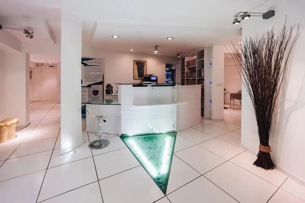 Vente Bureaux 225 m² - Photo 1