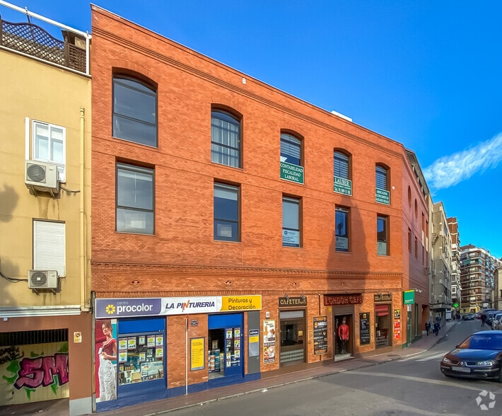 Retail in Alcalá de Henares, Madrid to rent - Building Photo - Image 3 of 3