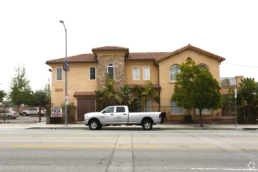 9300 Laurel Canyon Blvd, Pacoima, CA for sale - Building Photo - Image 1 of 1