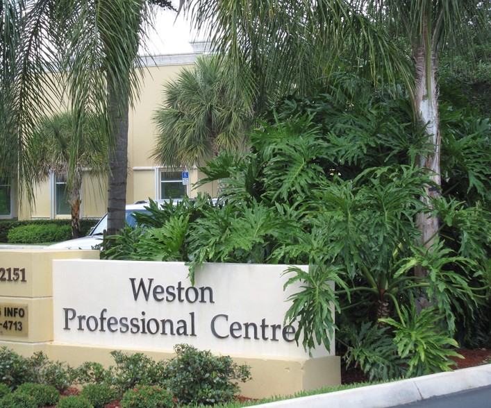 2101-2151 N Commerce Pky, Weston, FL for rent - Building Photo - Image 2 of 2