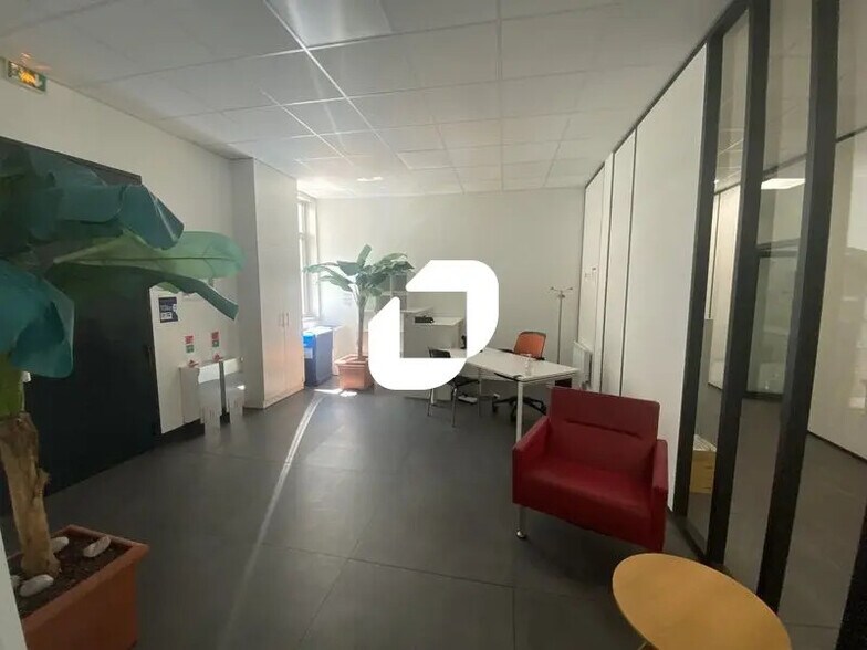 Office in Éragny to rent - Interior Photo - Image 3 of 11