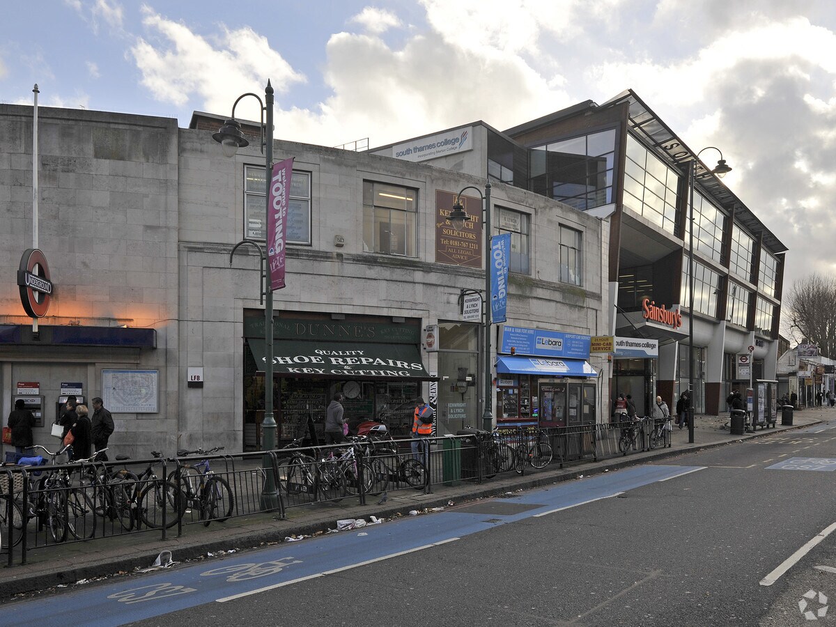 7177 Tooting High St, London SW17 0RN UK