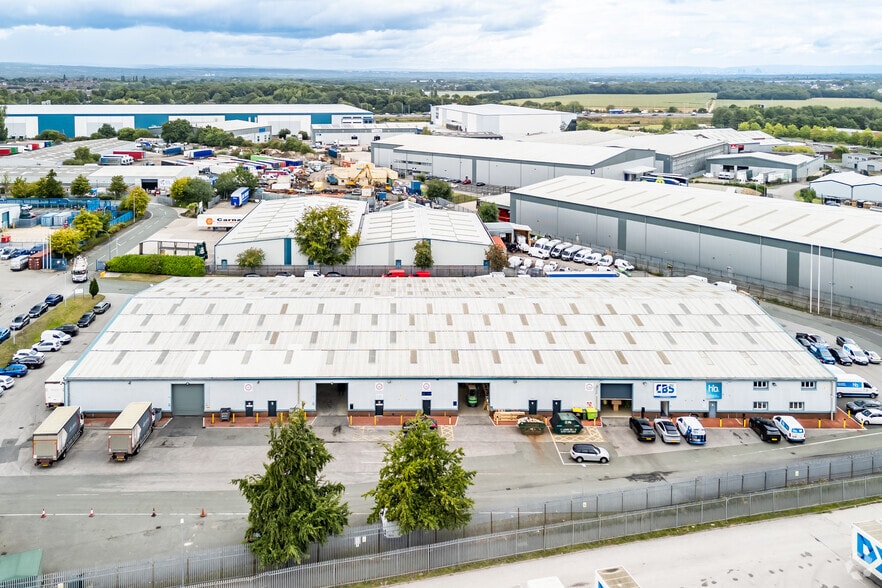 Haydock Cross, Kilbuck Ln, Haydock to rent - Aerial - Image 2 of 6