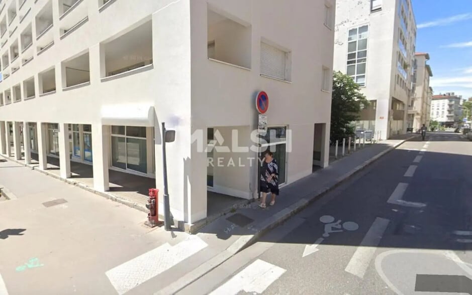 Retail in Lyon for sale - Building Photo - Image 1 of 3
