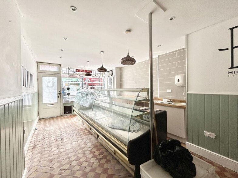 25 Chapel St, Bridlington for sale - Building Photo - Image 3 of 32