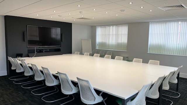 Timothys Bridge Rd, Stratford Upon Avon to rent Interior Photo- Image 1 of 6