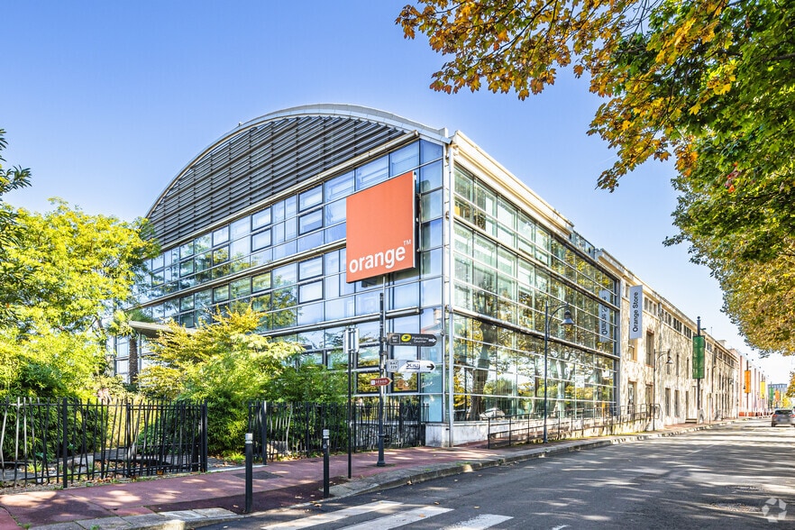 8 Avenue Des Arrimeurs, Saint-Denis to rent - Primary Photo - Image 1 of 3