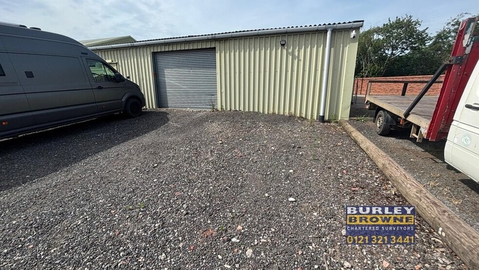 55 Bulls Ln, Curdworth to rent - Building Photo - Image 1 of 8