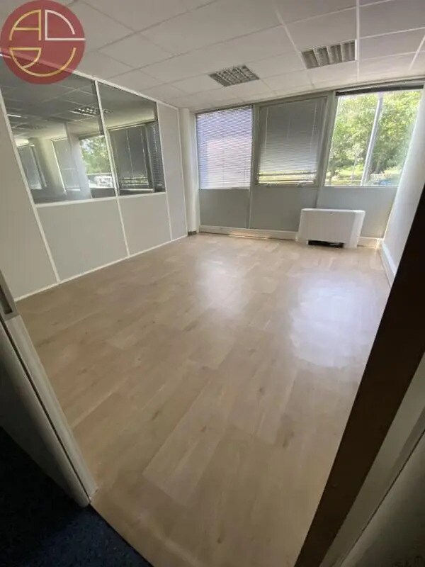 Office in Labège to rent Interior Photo- Image 1 of 12