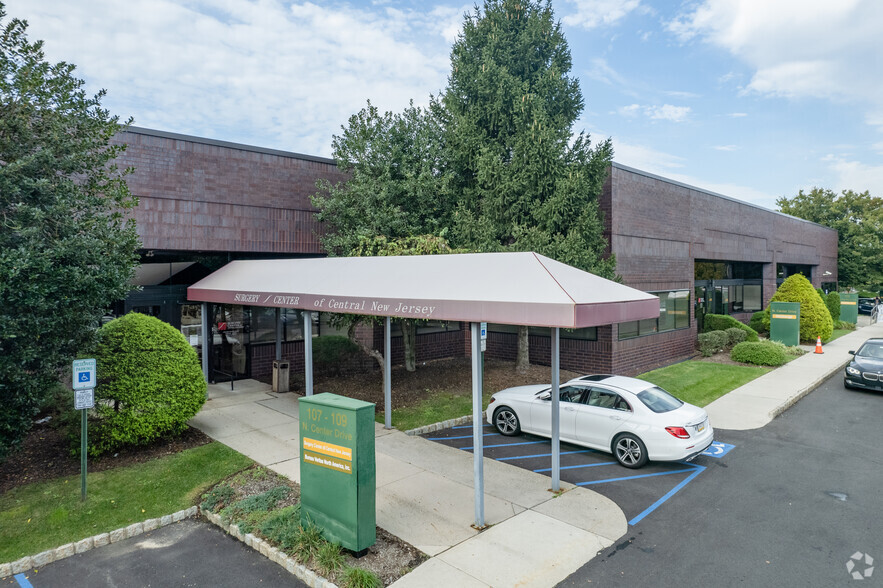 100-120 N Center Dr, North Brunswick, NJ for rent - Building Photo - Image 2 of 5