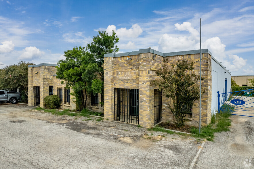 7316 NE Loop 410, San Antonio, TX for rent - Building Photo - Image 1 of 9