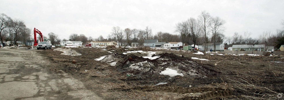 15 Littleton Rd, Ayer, MA to rent - Primary Photo - Image 1 of 6