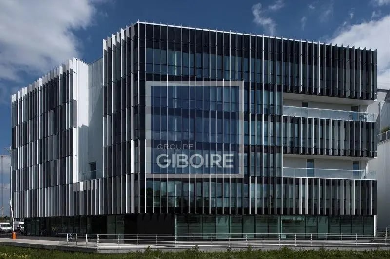 Location Bureaux 184 m² - Photo 1