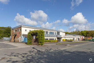 Alderflats Dr, Stoke On Trent for rent Primary Photo- Image 1 of 8