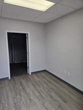 8034 Culebra Rd, San Antonio, TX to rent Building Photo- Image 2 of 4