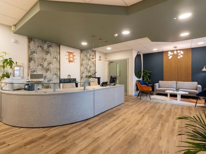 Telford Rd, Bicester to rent - Building Photo - Image 1 of 8