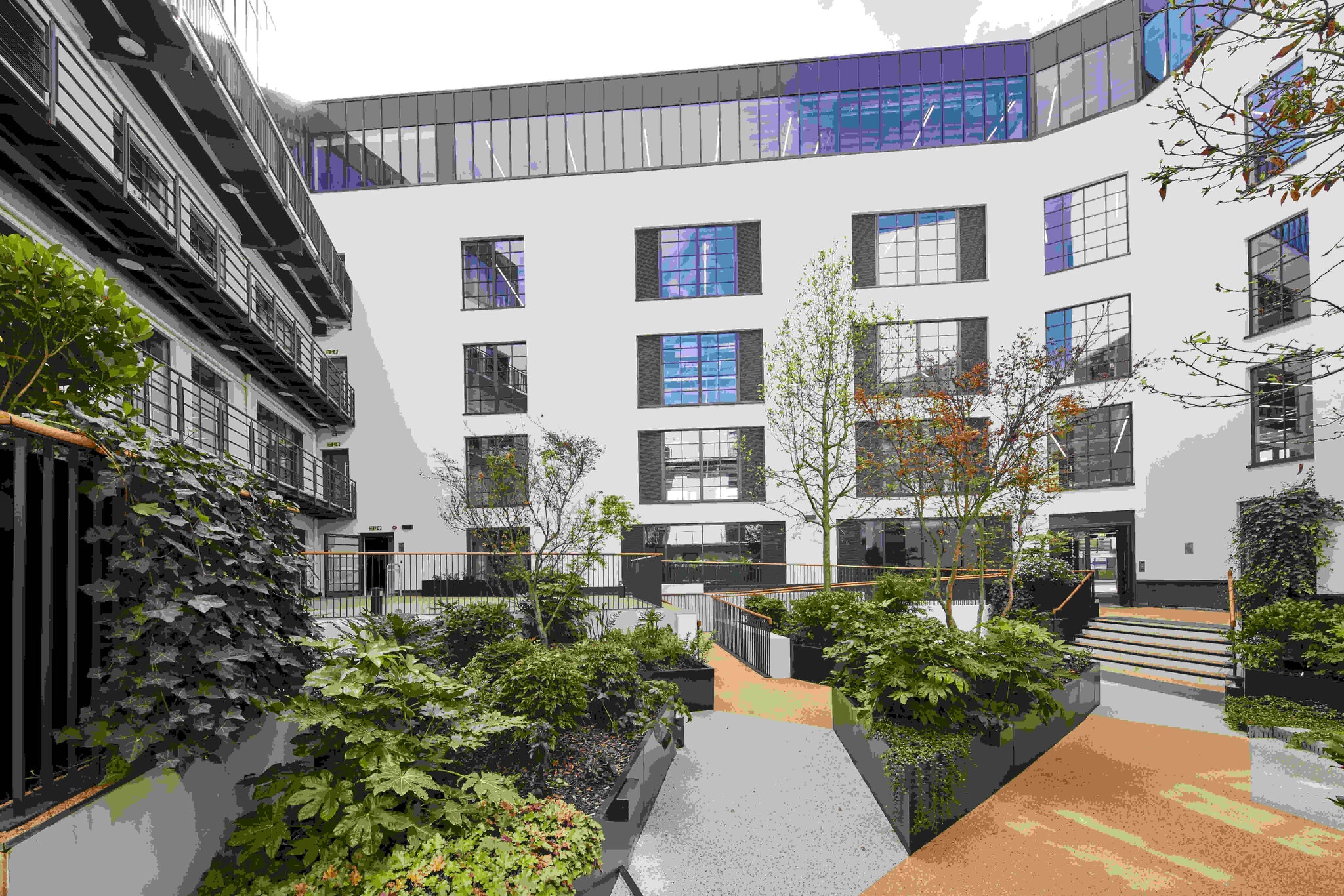 116 Putney Bridge Rd, London to rent Building Photo- Image 1 of 7