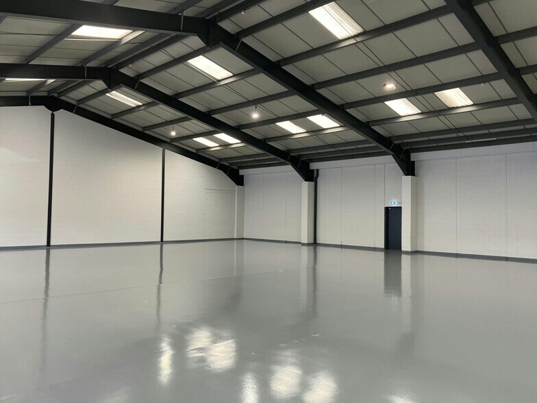 Fengate, Peterborough to rent - Building Photo - Image 2 of 15