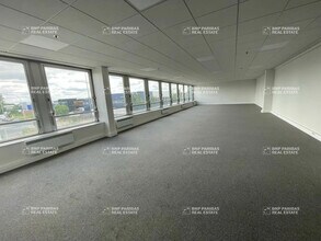 Office in Orly to rent Interior Photo- Image 1 of 2