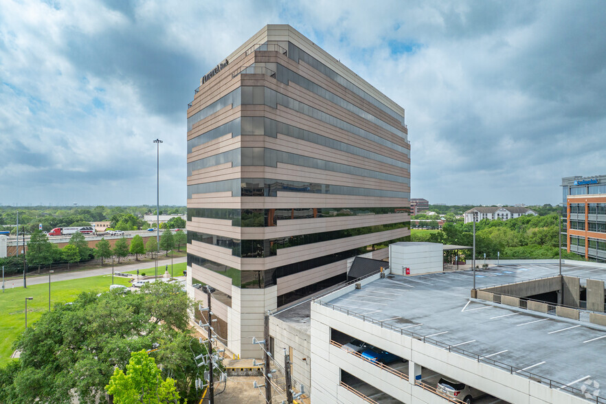 1 Sugar Creek Center Blvd, Sugar Land, TX for rent - Building Photo - Image 3 of 6