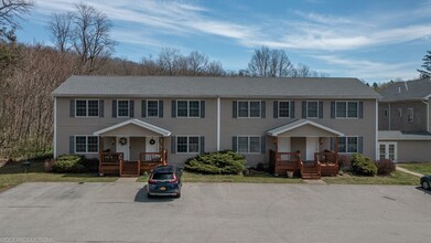 1-18 Willow Way, Rhinebeck, NY for sale Building Photo- Image 1 of 25