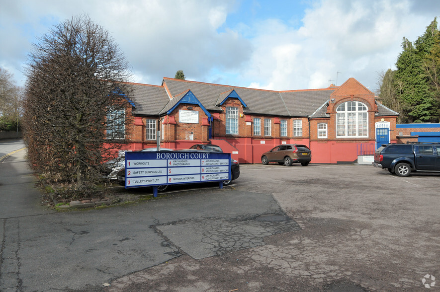 Grammar School Ln, Halesowen for rent - Building Photo - Image 2 of 9