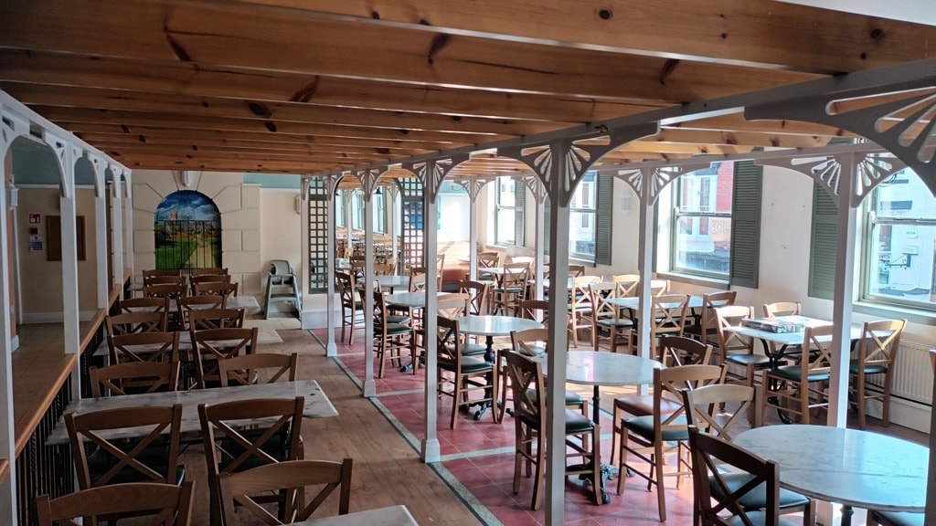 29-37 Toll Gavel, Beverley to rent Interior Photo- Image 1 of 3