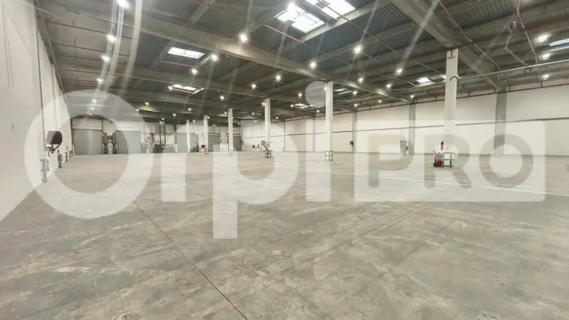 Industrial in Les Ulis to rent Building Photo- Image 1 of 6