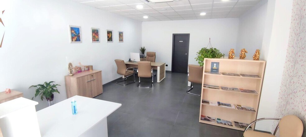 Retail in Albolote for sale - Interior Photo - Image 3 of 9